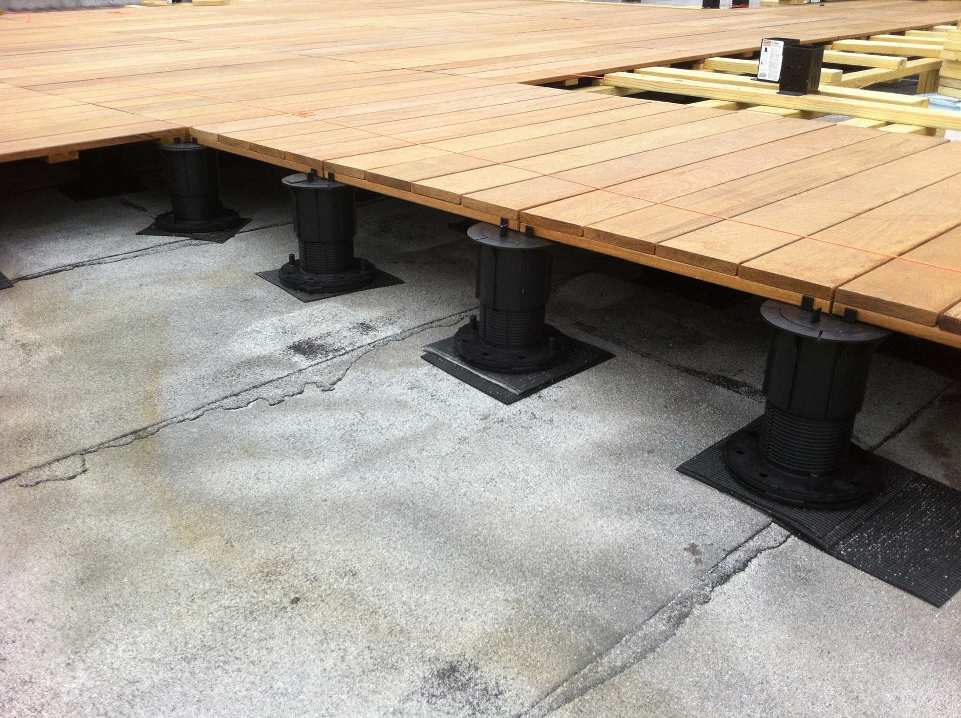 Adjustable Pedestal Decking Systems All Decked Out pertaining to proportions 1900 X 1419