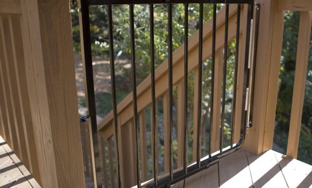 Cardinal Gates Stairway Special Outdoor Gate Reviews Wayfair intended for proportions 1067 X 1067