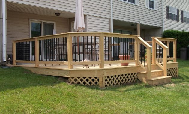 Deck Railing And Spindles Vinyl And Wood Deck Rails Decks R Us for sizing 1200 X 900